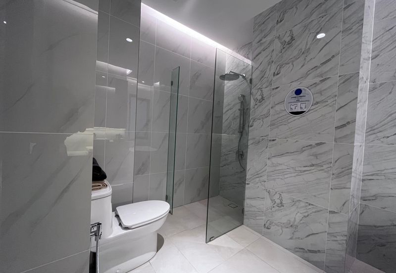 Queens Residences @ Queens Waterfront