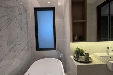 Queens Residences @ Queens Waterfront