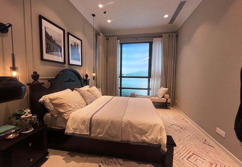 Queens Residences @ Queens Waterfront