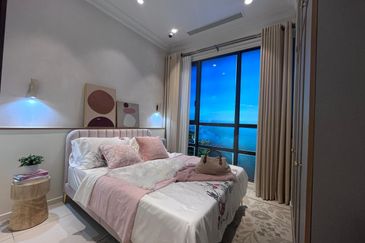 Queens Residences @ Queens Waterfront