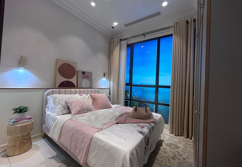 Queens Residences @ Queens Waterfront