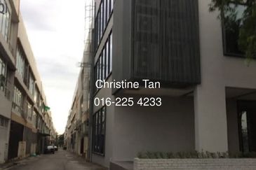 3 storey shop office@Putra Heights, Subang Jaya