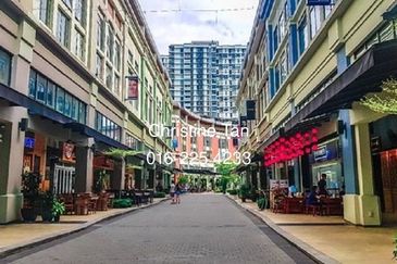 Plaza Arkadia Office