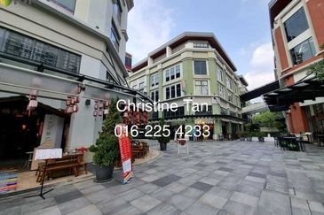 Plaza Arkadia Office