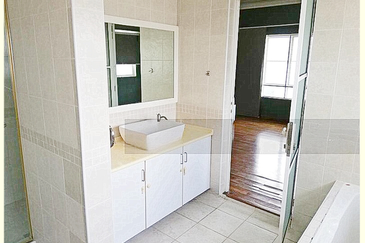 Strategic Location, Low Density The Boulevard Subang Condo for Sale