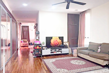 Freehold,Renovated,Gated&Guarded Huge Bungalow@Ara Damansara for Sale