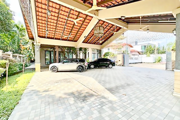 Freehold,Renovated,Gated&Guarded Huge Bungalow@Ara Damansara for Sale