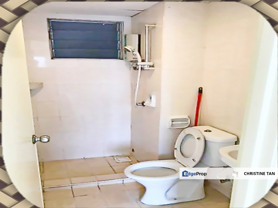 Low Density,Strategic Location,Wellkept Bayu Puteri Apartment for Sale, Selangor, Tropicana