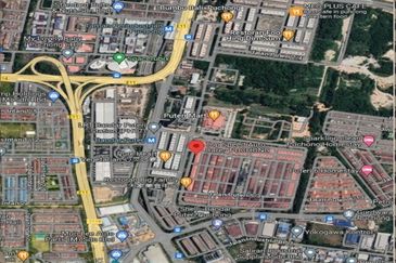 3 Storey Corner Shop Lot @ Bandar Puteri, Puchong