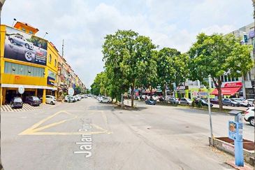 3 Storey Corner Shop Lot @ Bandar Puteri, Puchong