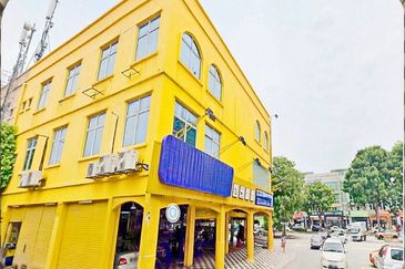 3 Storey Corner Shop Lot @ Bandar Puteri, Puchong