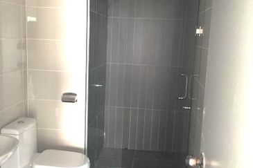 Studio with Balcony (51 Boulevard)