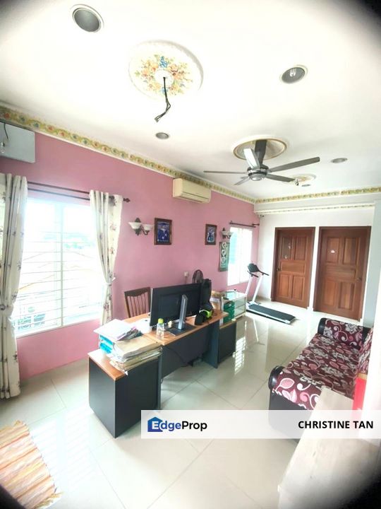 1.5 Storey End-Lot with Land (10ft) @ Petaling Jaya, Selangor, Petaling Jaya