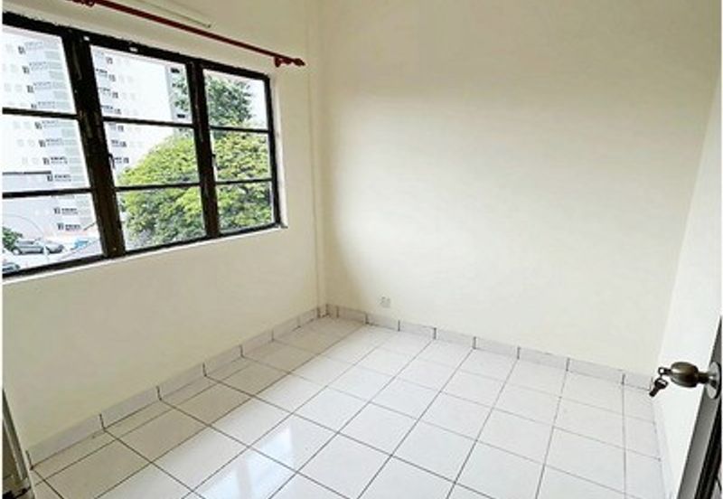 Villa OUG @ Taman Yarl