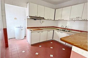 Villa OUG @ Taman Yarl