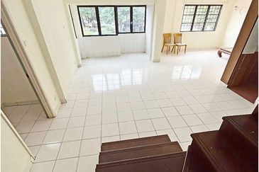 Villa OUG @ Taman Yarl