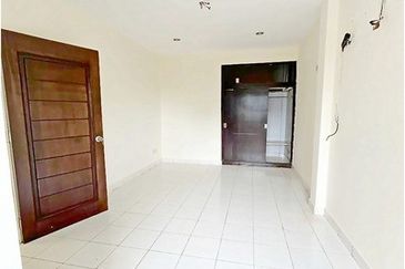 Villa OUG @ Taman Yarl