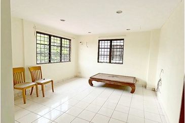 Villa OUG @ Taman Yarl