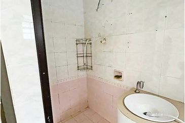 Villa OUG @ Taman Yarl