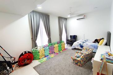 Tiana Elmina Gardens