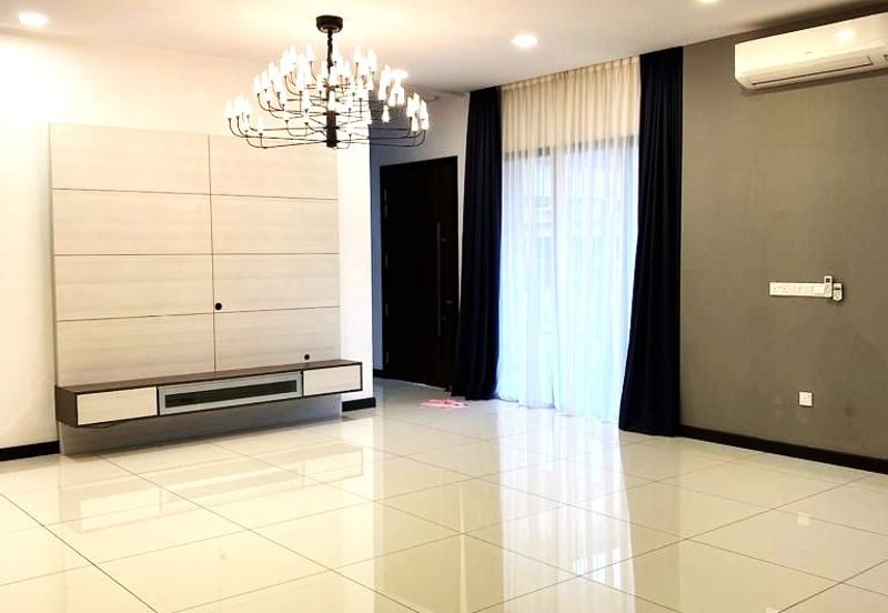 Tiana Elmina Gardens