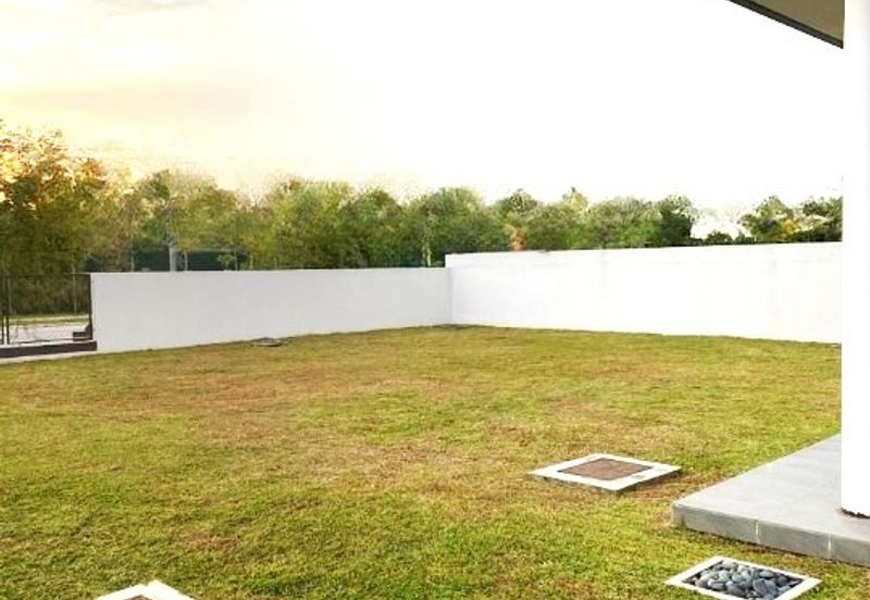 Tiana Elmina Gardens