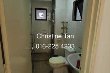 Convenient, Great Community, Excellent Condo For Sale