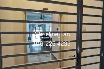 Convenient, Great Community, Excellent Condo For Sale