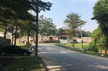 Jalan Mutiara Subang