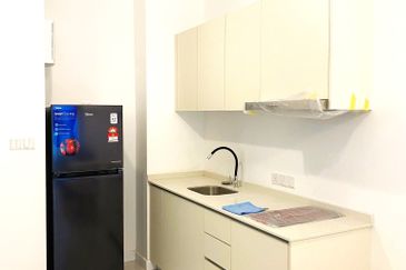 Freehold Cubic Botanical