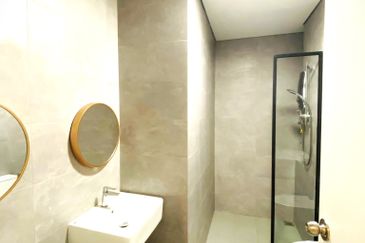 Freehold Cubic Botanical