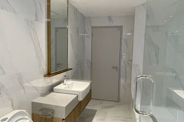 Partly/Fully Furnished – Top Residency, Courtyard Setia Alam