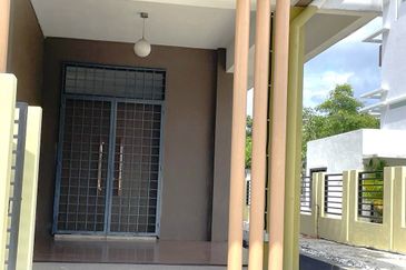 Freehold 3-Storey Terrace @ Maple Terrace 