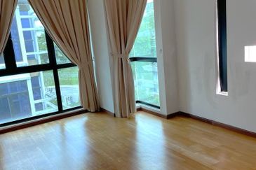 Freehold 3-Storey Terrace @ Maple Terrace 