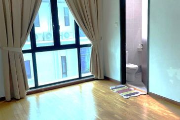 Freehold 3-Storey Terrace @ Maple Terrace 