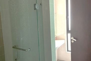 Freehold 3-Storey Terrace @ Maple Terrace 