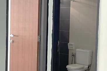 Freehold 3-Storey Terrace @ Maple Terrace 