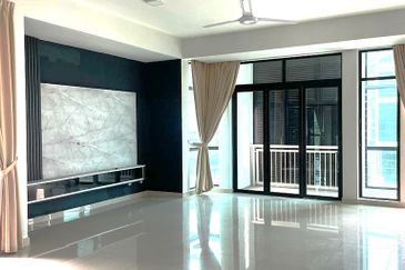 Freehold 3-Storey Terrace @ Maple Terrace 