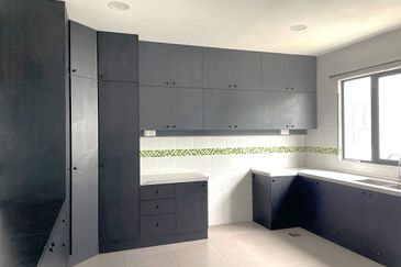 Freehold 3-Storey Terrace @ Maple Terrace 