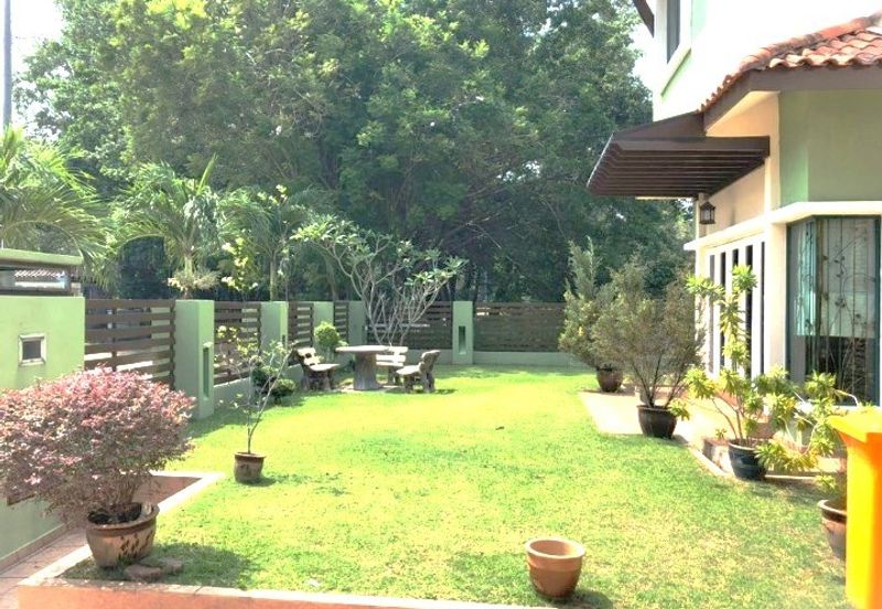 Freehold Bungalow @ Bukit Jelutong