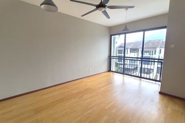 3-Storey Terrace @ Maple Terrace 