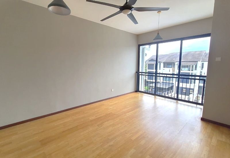 3-Storey Terrace @ Maple Terrace 