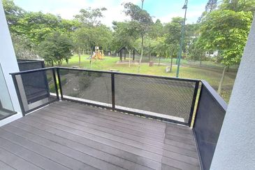 3-Storey Terrace @ Maple Terrace 