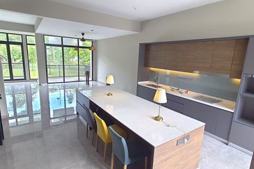 3-Storey Terrace @ Maple Terrace 