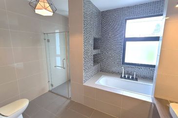 3-Storey Terrace @ Maple Terrace 