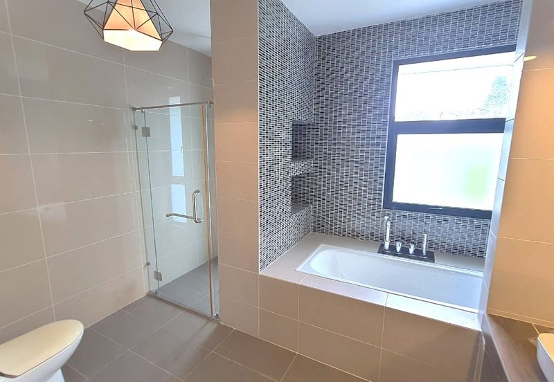 3-Storey Terrace @ Maple Terrace 