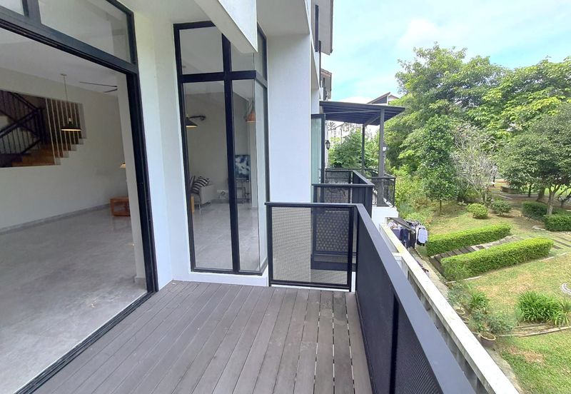 3-Storey Terrace @ Maple Terrace 