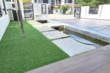 3-Storey Terrace @ Maple Terrace 