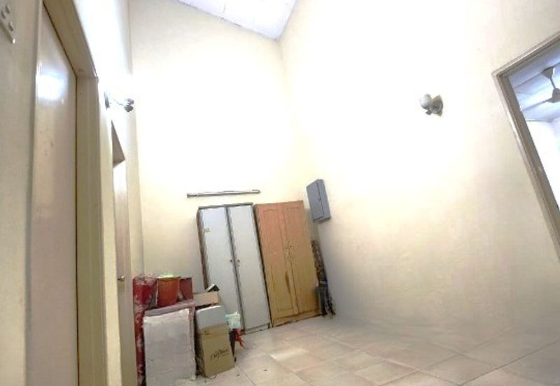 Freehold 2-Storey Terrace @ Bukit Jelutong