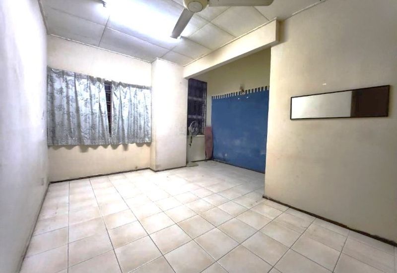 Freehold 2-Storey Terrace @ Bukit Jelutong